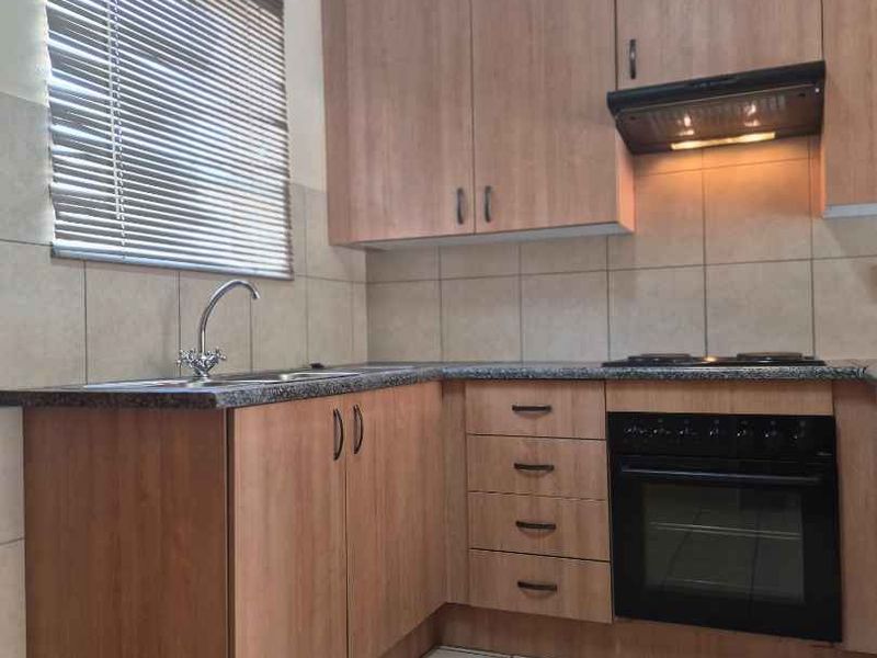 2 Bed, 2 Baths Apartment to rent in Terenure - Photo 3