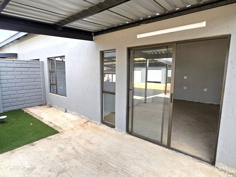 2 Bedroom Apartment in Retirement Estate - Photo 5