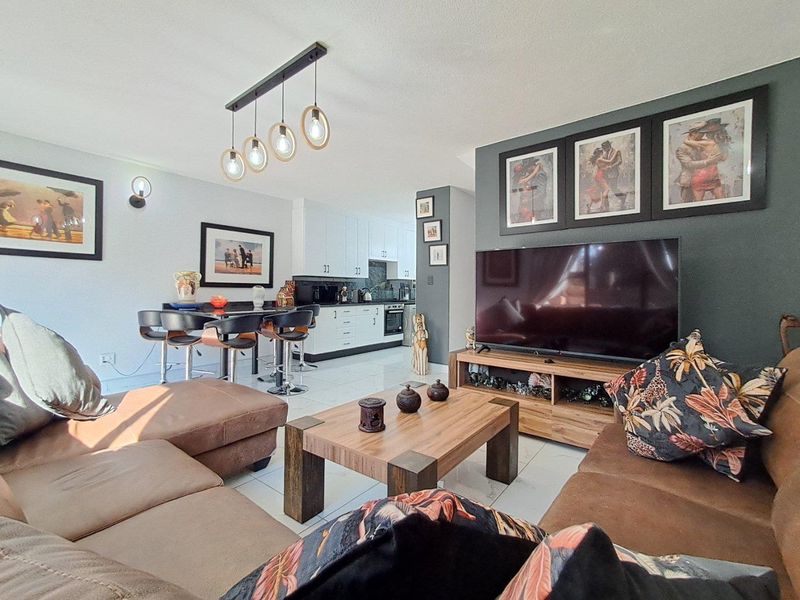 Modern 3 Bedroom Duplex Unit in Brackenhurst - Photo 3