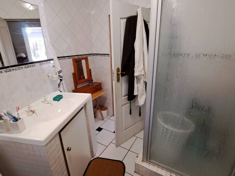 Well located property with a potential for a Guest House - Photo 9