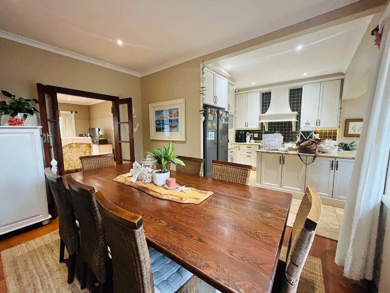 Hendra - Spacious 3-Bedroom Home with Pool, Garden & Home Office - Photo 7