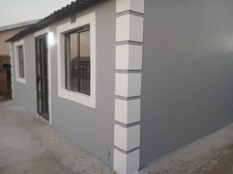🏡 Newly Renovated 2-Bedroom House to Rent in Imbali Section 1 | Affordable Family Living from R4,500 per Month - Photo 2