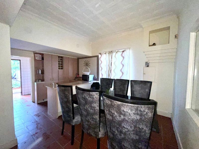 Exceptional 3-Cottage Estate for Visionary Investors - Photo 3