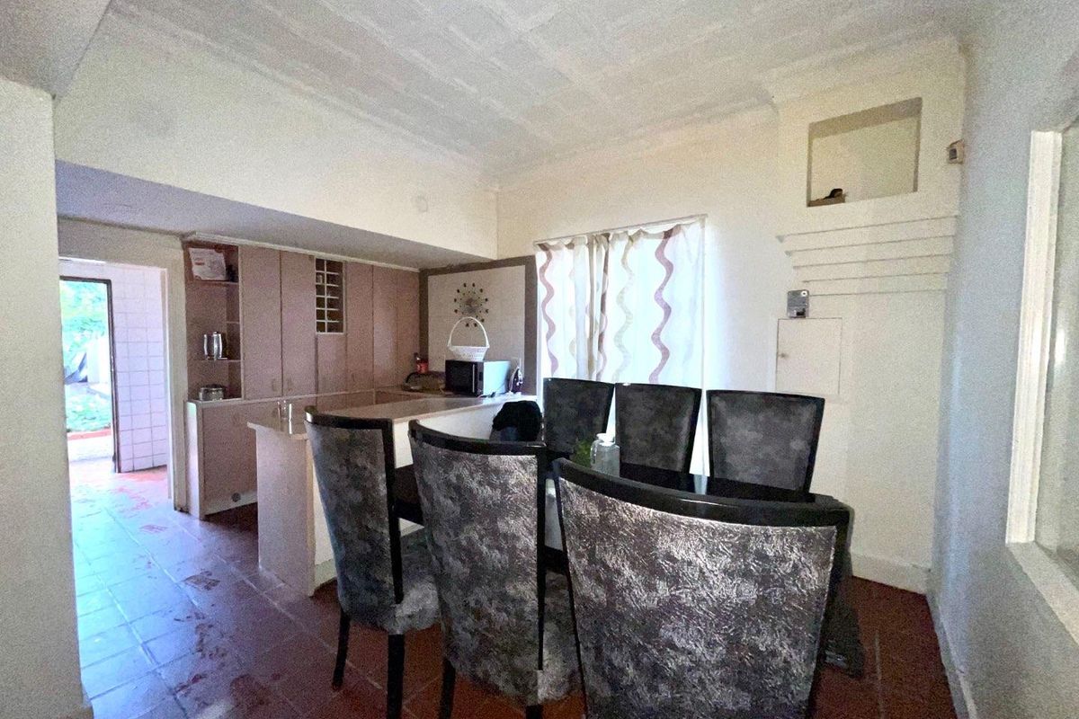 Exceptional 3-Cottage Estate for Visionary Investors - Photo 3