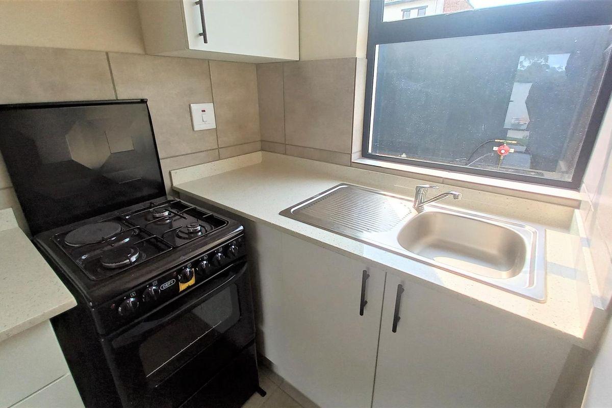 FOR RENT  |  Hillcrest  |  Kings Gate Estate  |  2 Bedroom Duplex - Photo 4