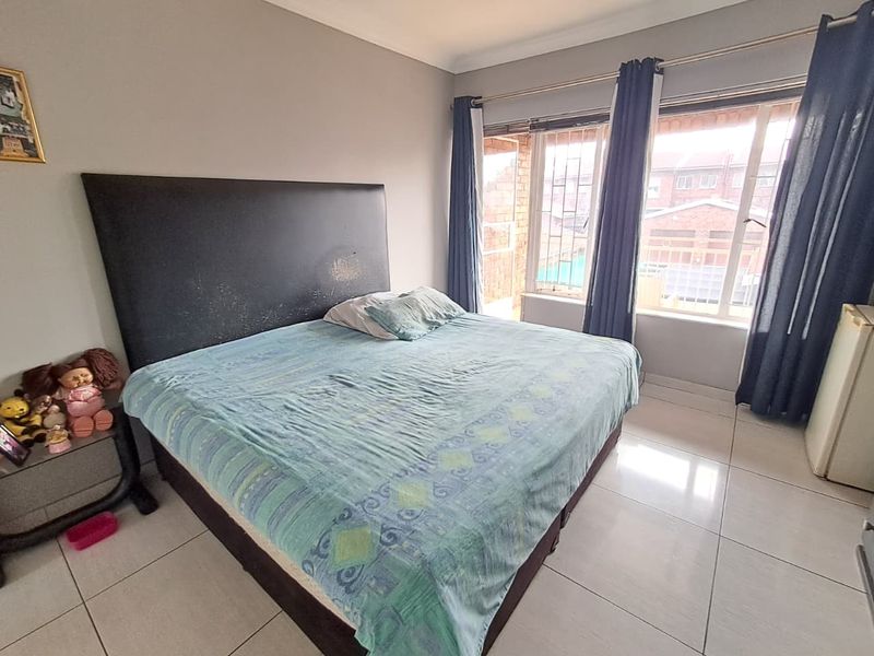3 Bedroom Duplex for Sale in Brackenhurst - Photo 6