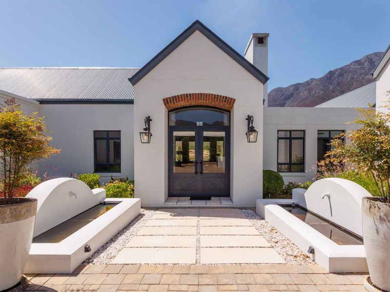 An Exceptional Winelands Home Offering Refined Country Living in Fransche Hoek Estate - Photo 5