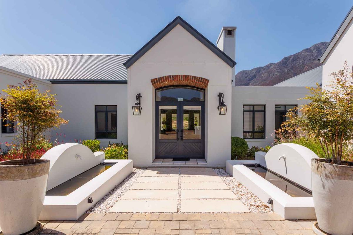 An Exceptional Winelands Home Offering Refined Country Living in Fransche Hoek Estate - Photo 5