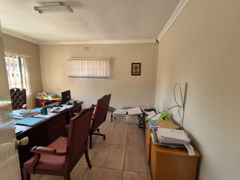 Business 3 zoning - Photo 10