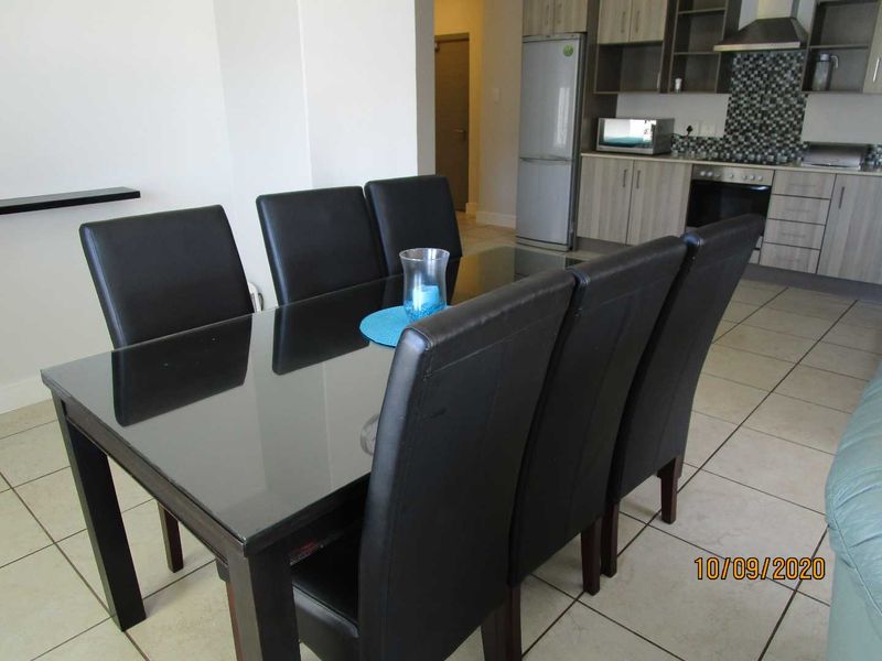 Stylishand Modern  2 Bed 2 Bath Apartment in Great Complex - Photo 8
