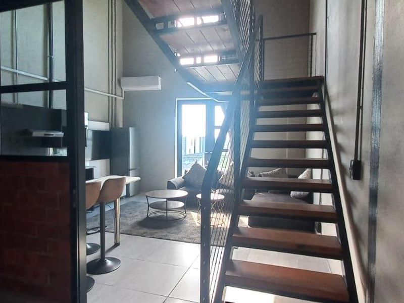 Spacious 2-Bedroom Apartment with Style - Photo 5