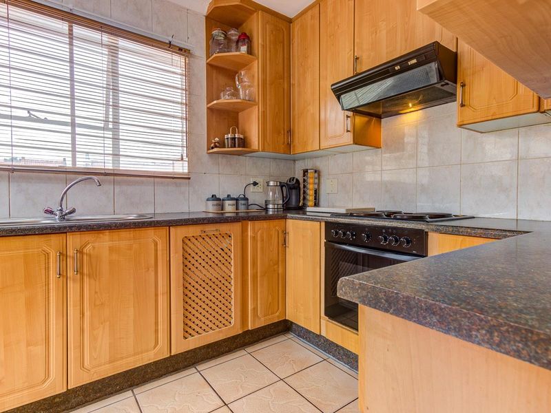 SECURE, PEACEFUL LIVING - PET FRIENDLY and LOW LEVY too! - Photo 5