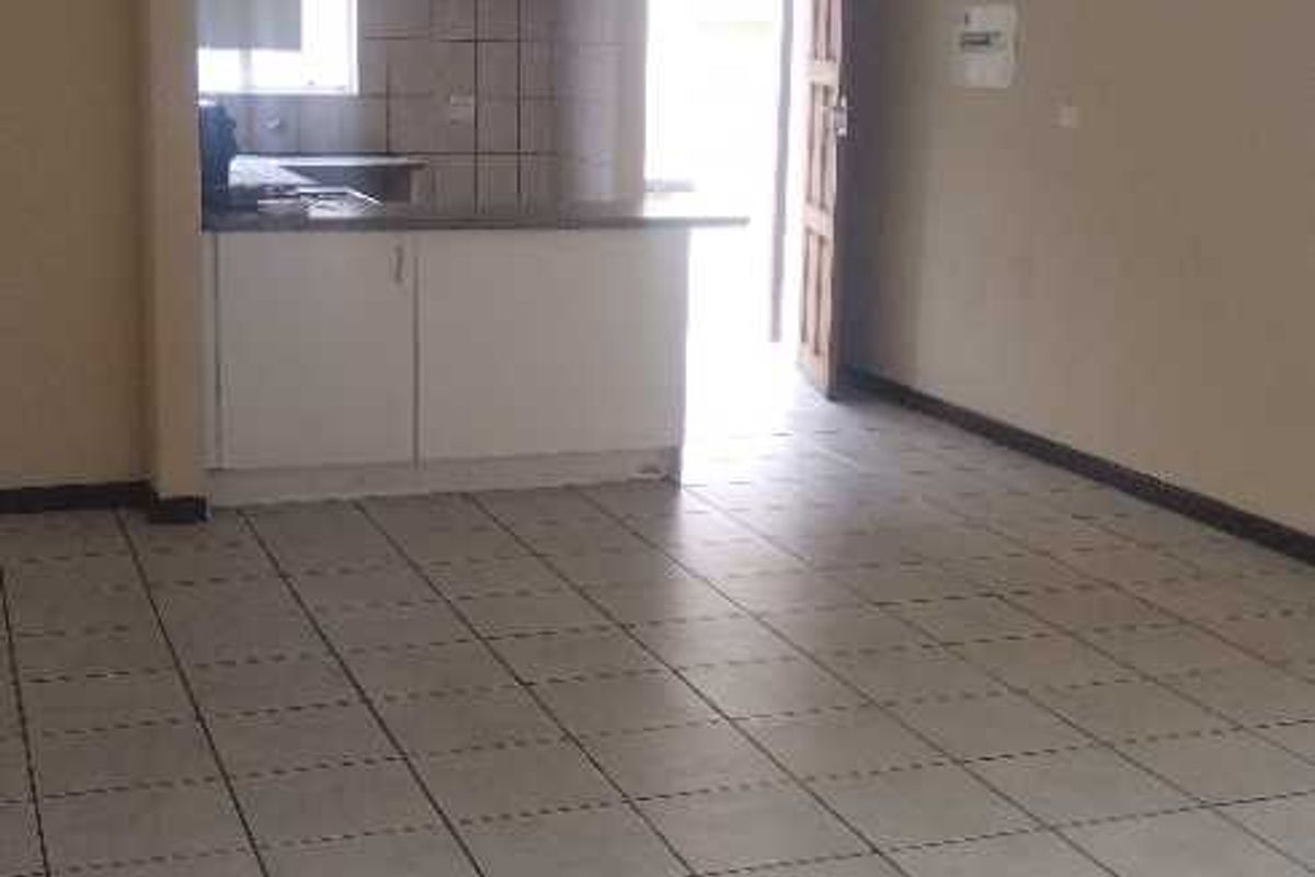 2 bed,1 bath ground floor unit for sale - Photo 2