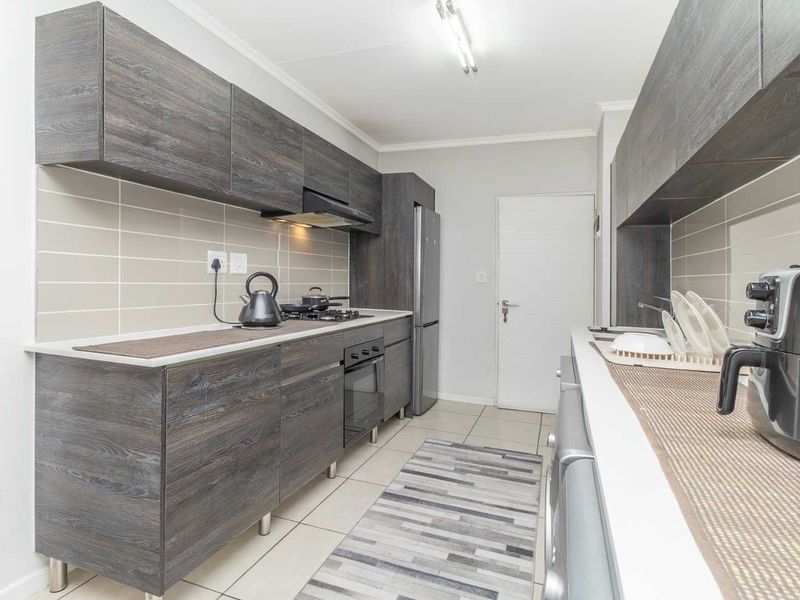 Immaculate condition and neat! - Photo 8