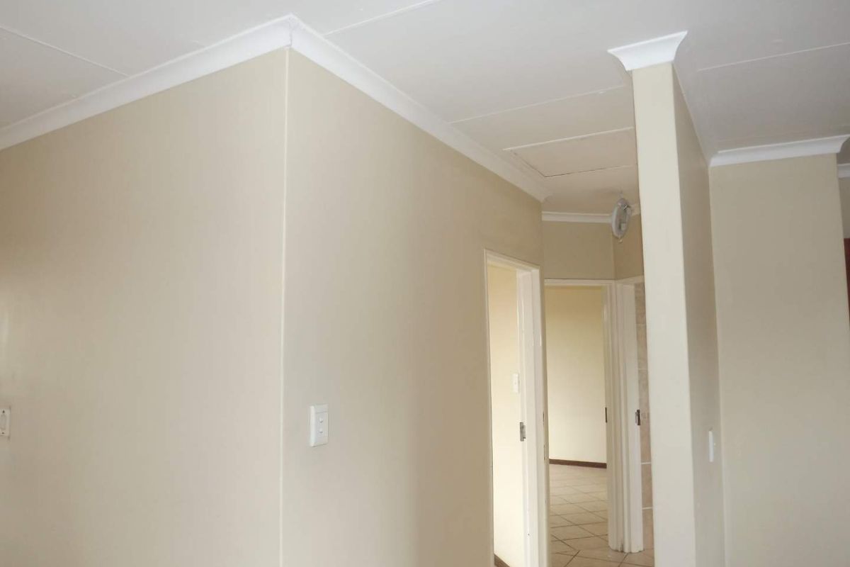 Charming 2-Bedroom Apartment with Modern Amenities - Photo 5