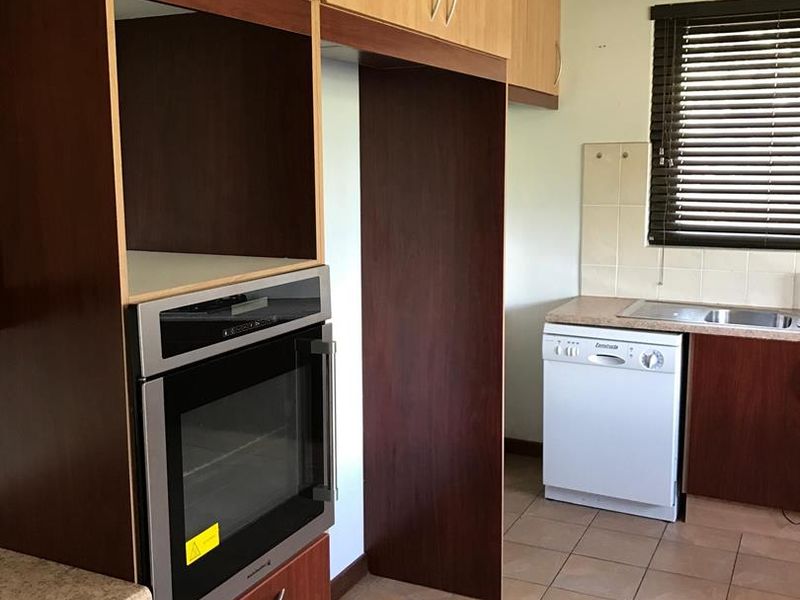 Elegant German-Inspired Residence | Prime Ludwigsdorf Address - Photo 9