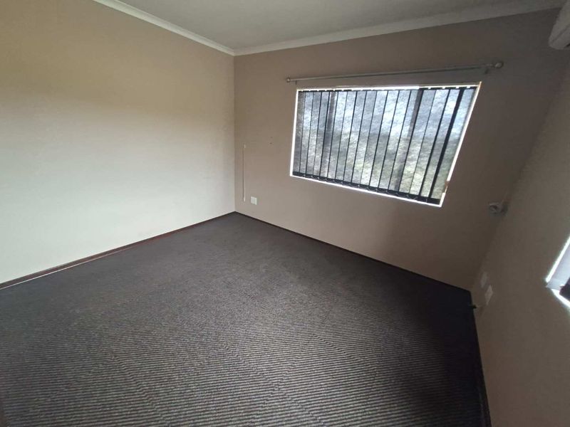 MODERN STANDALONE OFFICE SPACE IN RUIMSIG - Photo 6