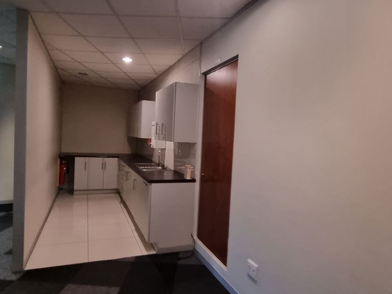 593m2 Menlyn Office To Let - Photo 9