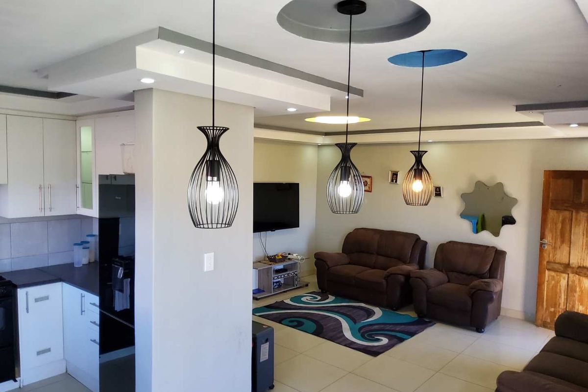 Modern fabulous spaces 3bedroom, family house, with morning fresh sea breeze,  with excellent security and big outside area - Photo 5