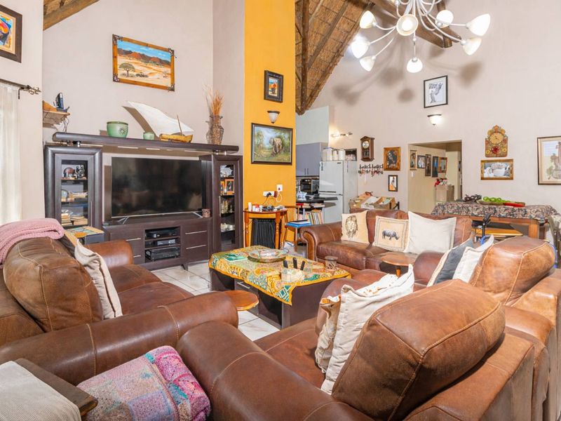 Exceptional Family Home with Prime Features. - Photo 4