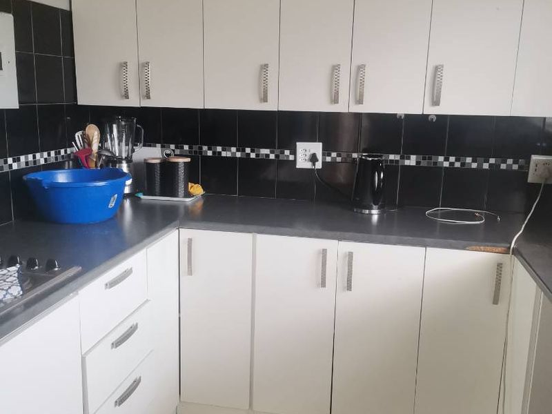 For sale  Spacious Townhouse for Sale in Walvis Bay - Photo 4