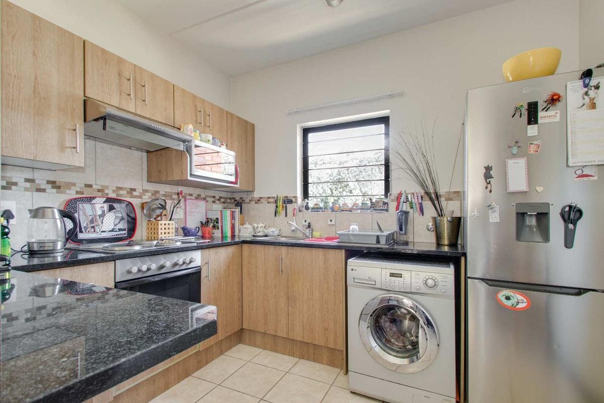 Embrace Your Dream Retirement – Secure This 2-Bedroom Apartment Today! - Photo 4