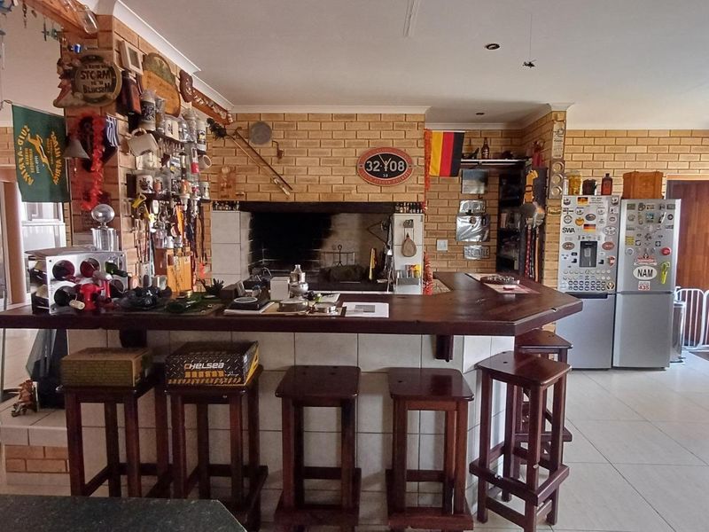 Family home with flat - Photo 6