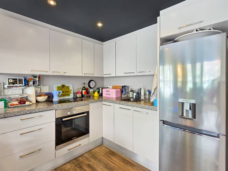 Airbnb Friendly In The Heart Of Green Point - Photo 8