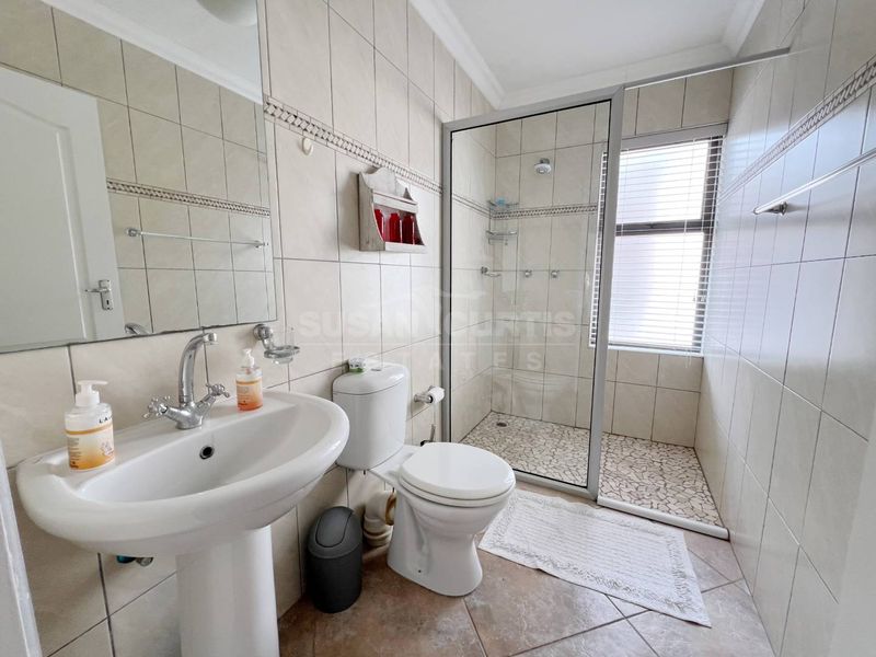 BEACHFRONT TOWNHOUSE - Photo 8