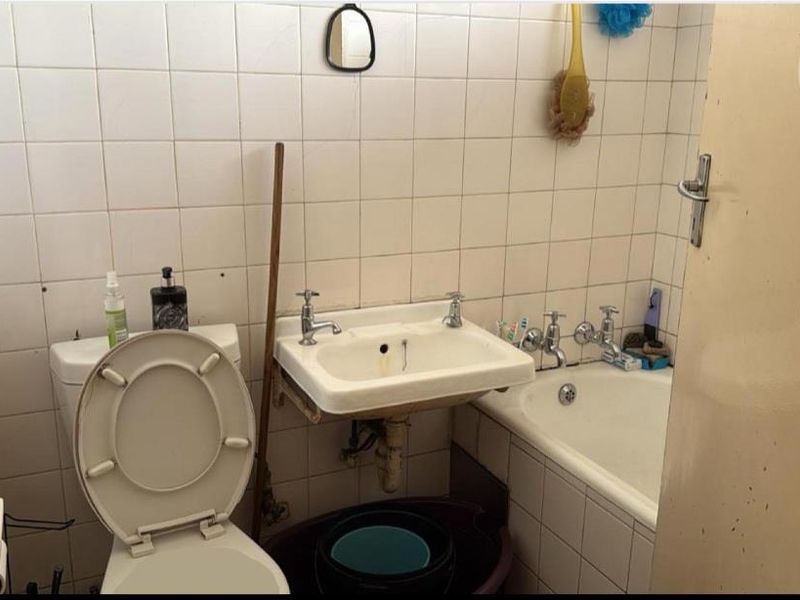 I bedroom flat in Kempton Park CBD - Photo 5