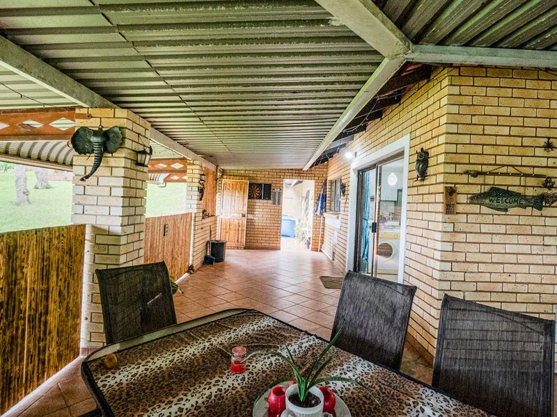 Spacious home with income generating cottage - Photo 10