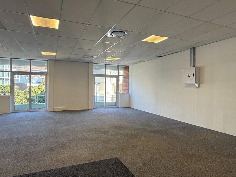 180m2 office to rent in Waterfront with balcony and canal views - Photo 5