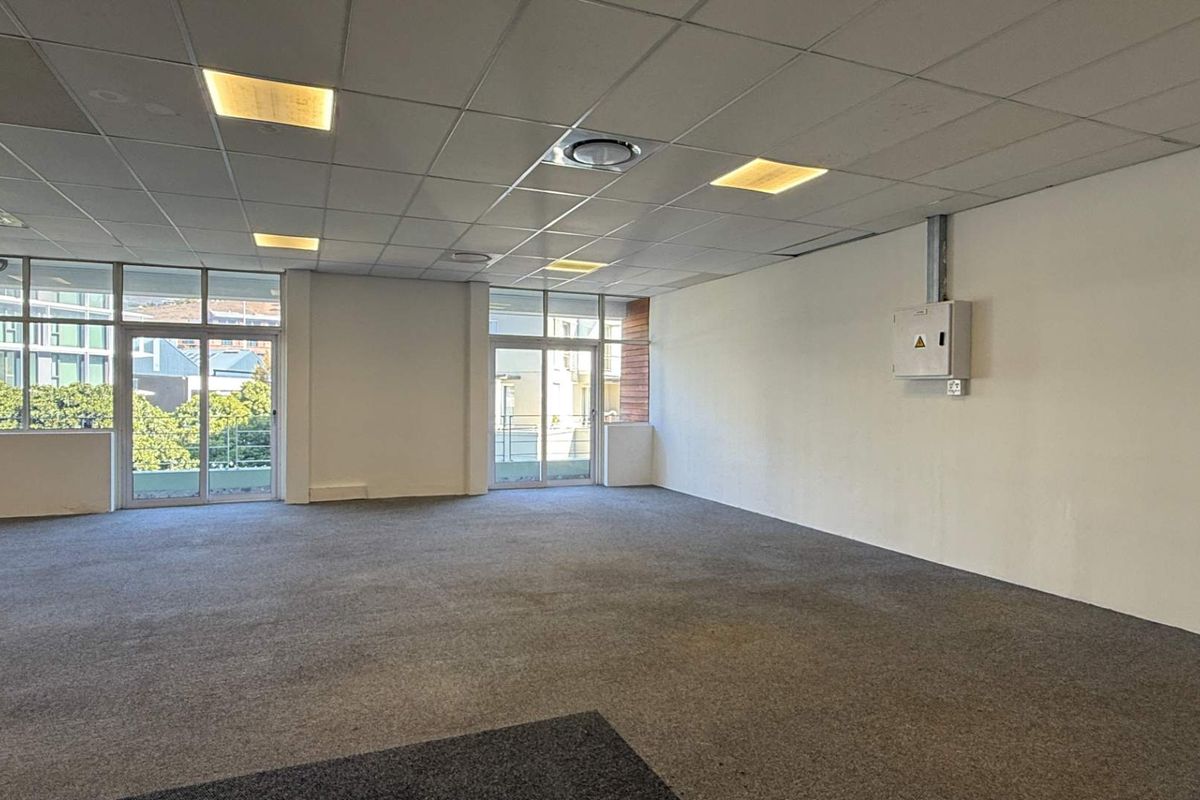 180m2 office to rent in Waterfront with balcony and canal views - Photo 5