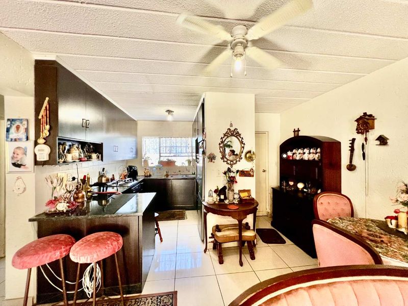 Prime Location! Wilbur Woods: Comfort & Convenience at Its Best - Photo 5