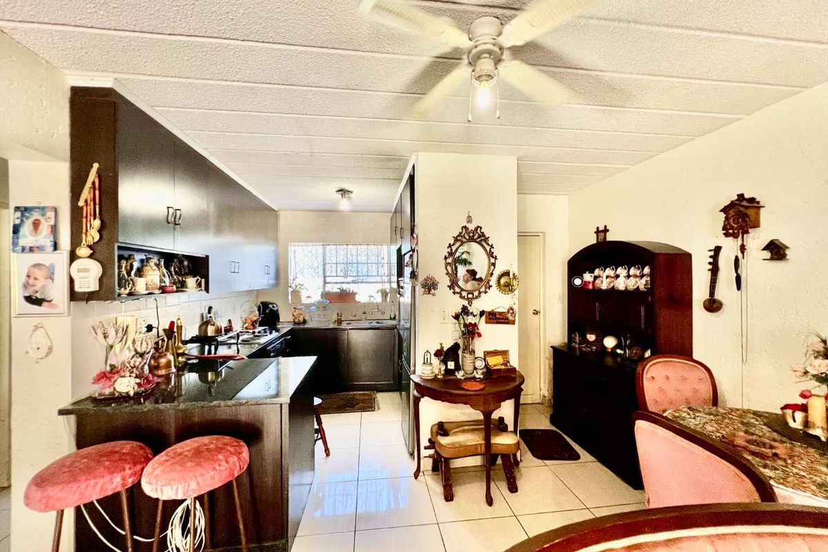 Prime Location! Wilbur Woods: Comfort & Convenience at Its Best - Photo 5