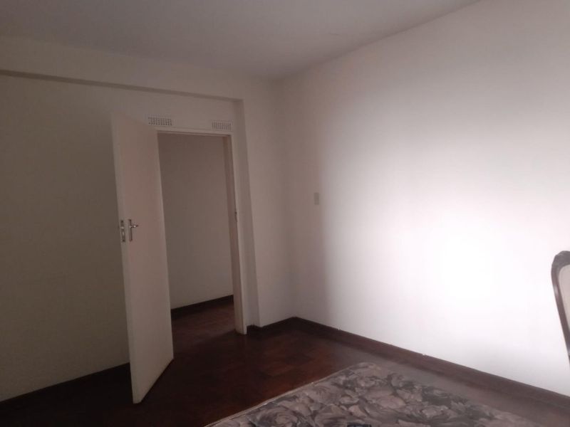 Charming 2-Bedroom Apartment with Modern Features - Photo 8