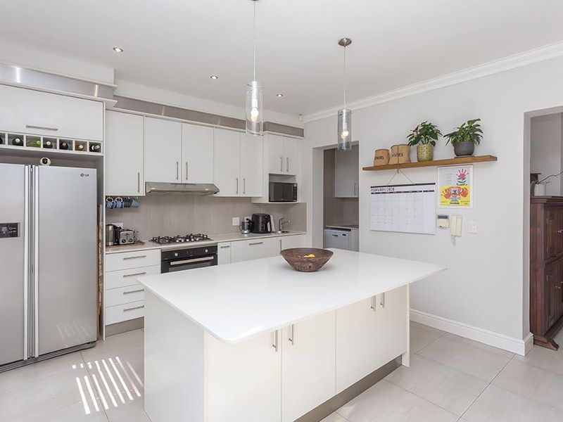 Two Bedroom Family Home with Study - Photo 8