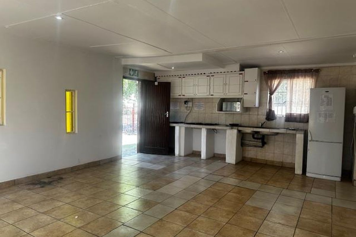 Student Paradise - Fully Furnished and Ready for You - Photo 3