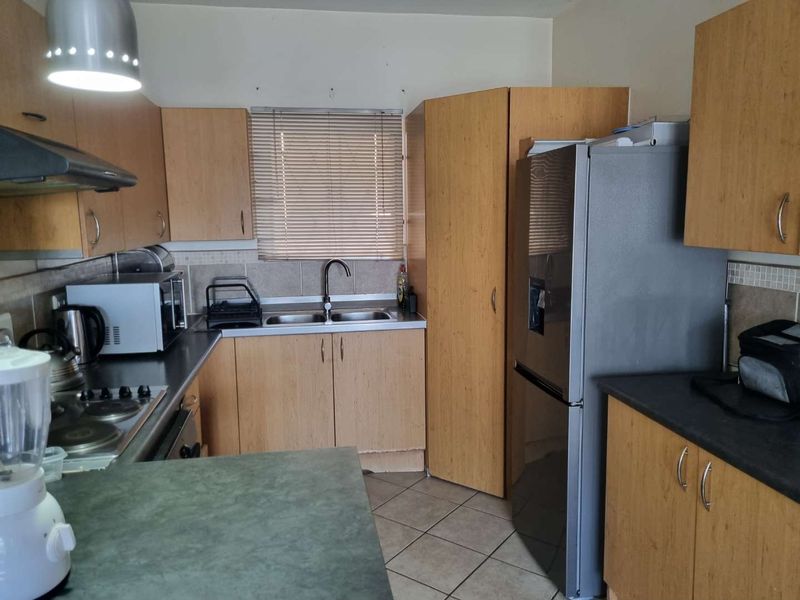 Delightful 2 Bedroom apartment in Kenwick Close  Investment opportunity. - Photo 4