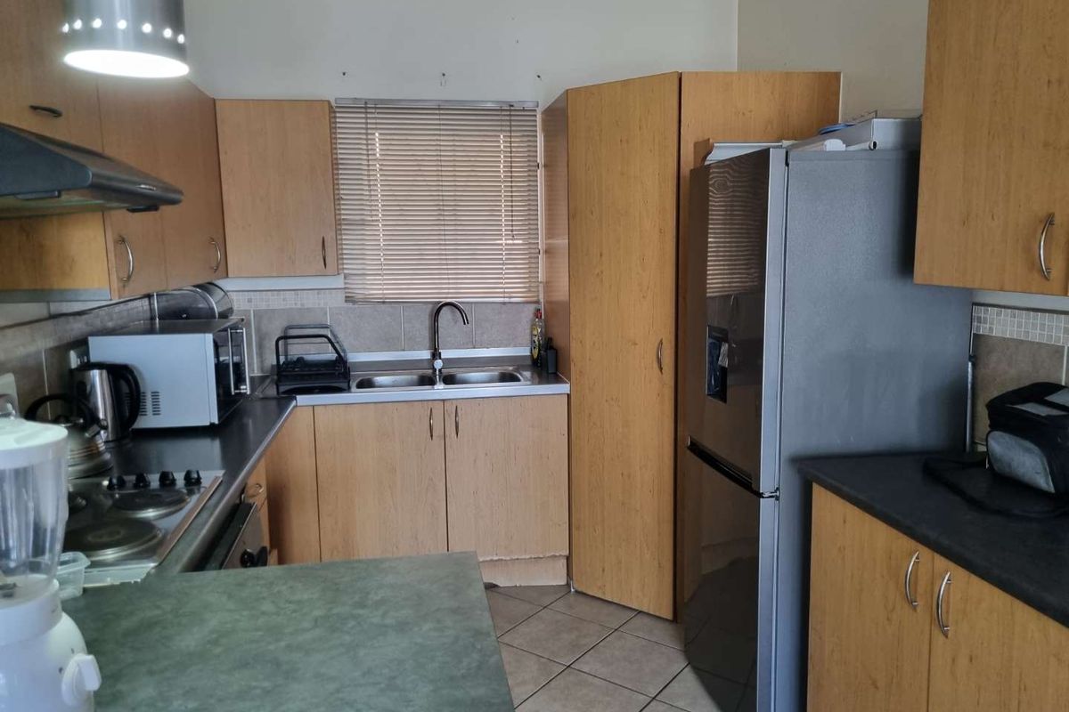 Delightful 2 Bedroom apartment in Kenwick Close  Investment opportunity. - Photo 4