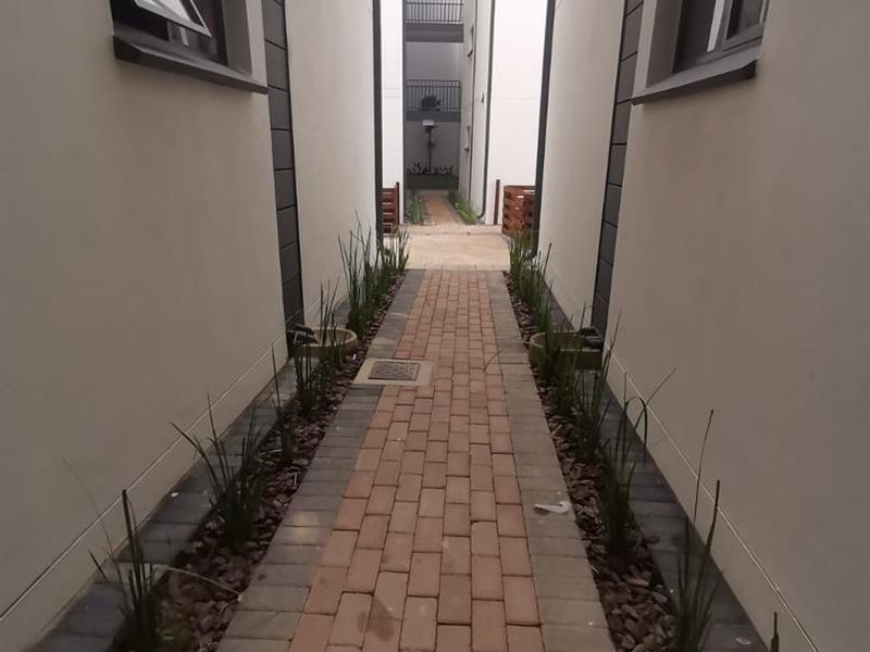 Stunning 2 bedrooms apartment in Mooikloof Smart City - Greenkloof Eco Estate - Photo 6