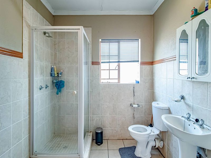 Spacious 3 Bedroom Home in a Secure, Well-Maintained Complex - Photo 10