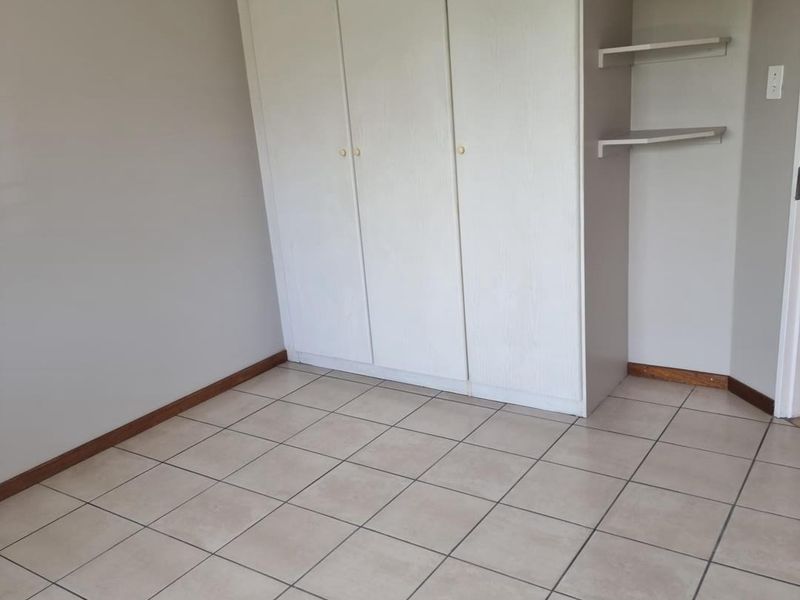 Boasting Beauty - Photo 9