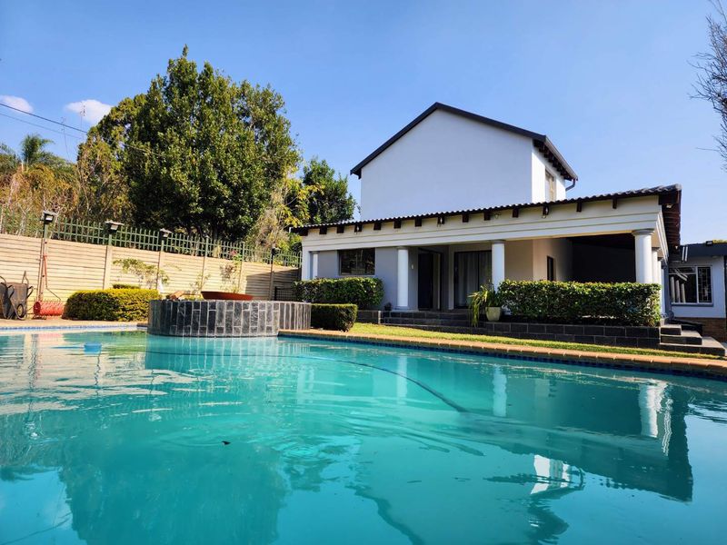 Expansive Multi-Generational Estate with Off-Grid Capability - Photo 3
