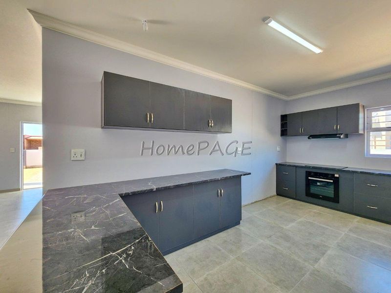 Ext 11 (Sun Bay), Henties Bay:  Brand new 3 Bedroom home wih 3 Garages is for Sale - Photo 9