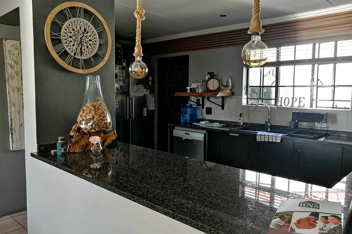 Stunning cluster in secure estate - Photo 5