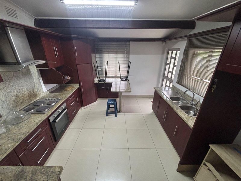 3-Bedroom Family Home with Flatlet for Sale in Escombe – Ideal for Families or Investors - Photo 6