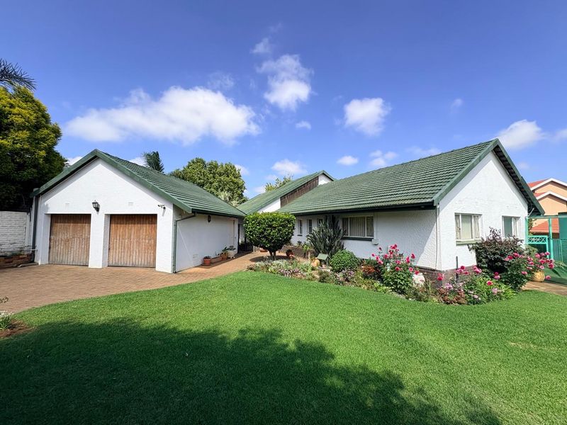 Secure suburban living - Photo 3