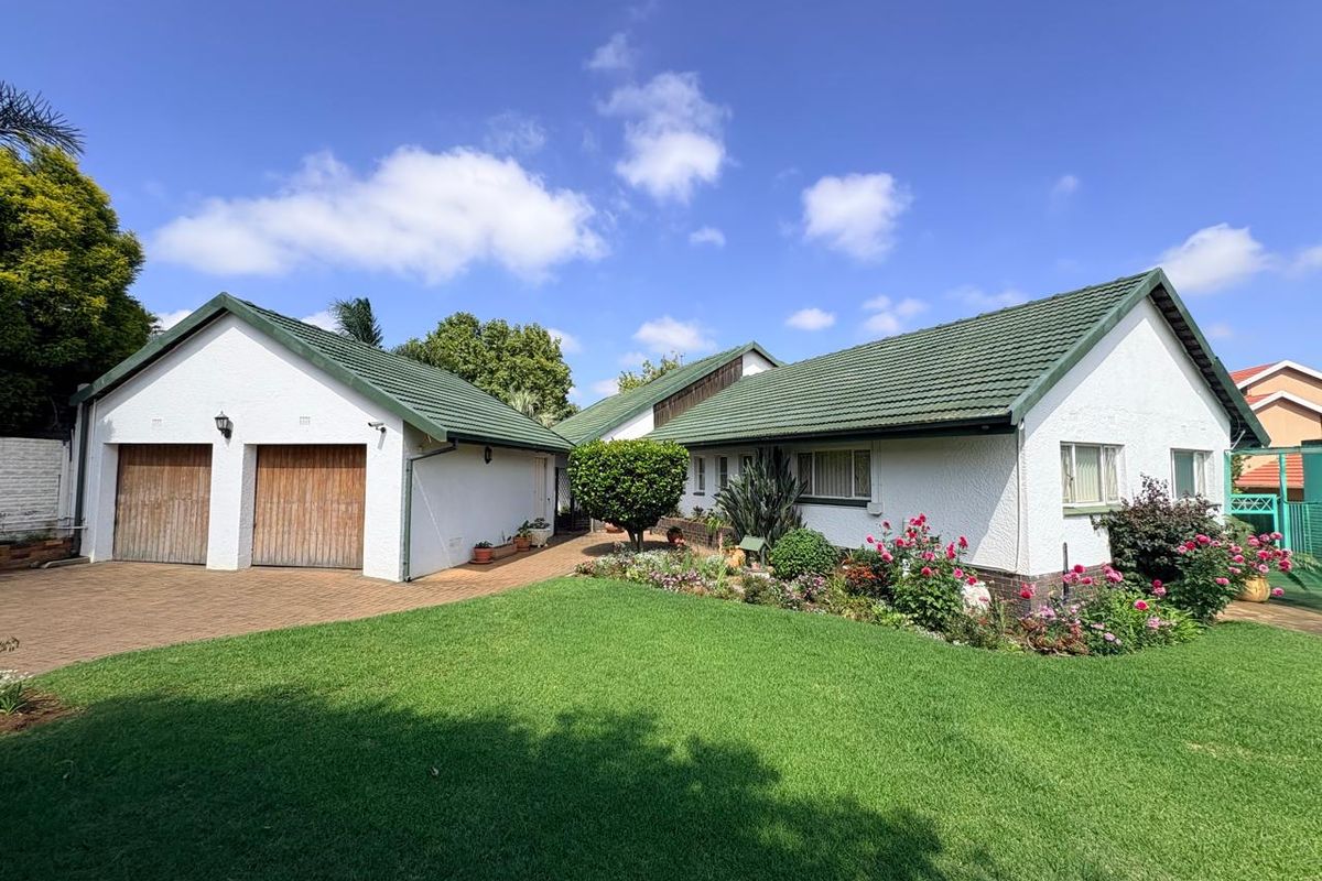 Secure suburban living - Photo 3