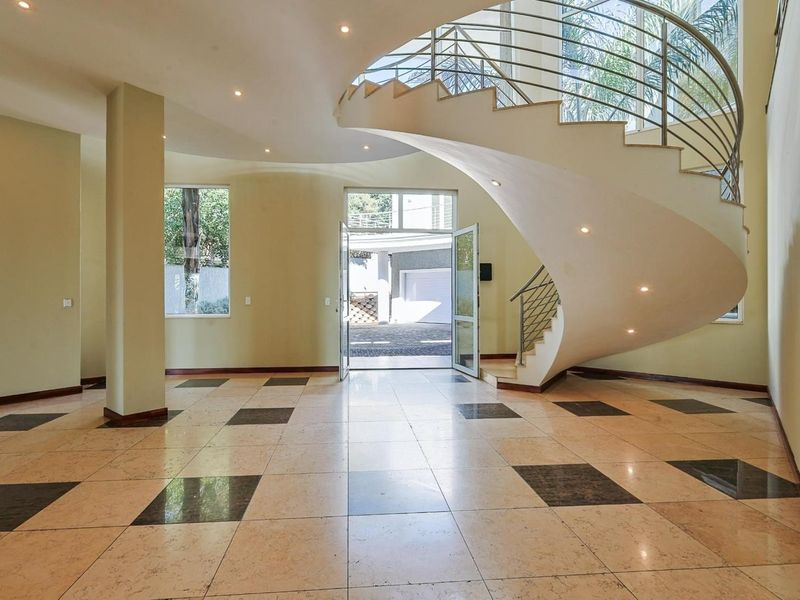 Luxurious House to Rent - Photo 6